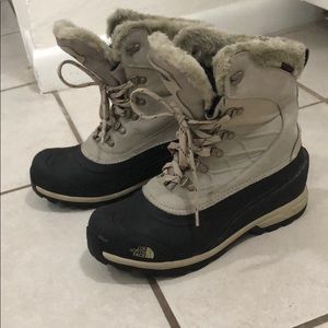 Women’s North Face Waterproof snow boots